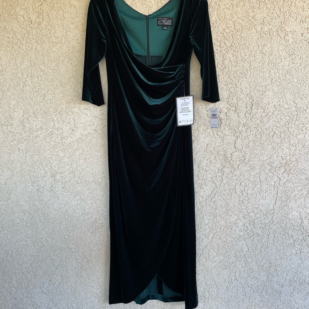 Alex Evenings velvet dress. Size 12 petite. Forest green.